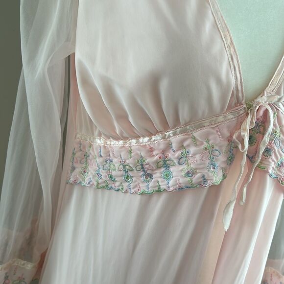 Vintage Sheer Pink Embroidered Spring Floral Sexy Robe - Picture 6 of 16